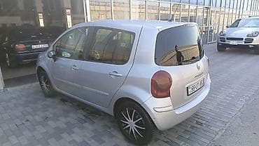 maşınlar avtomobil: Renault Modus, gümüşü rəng, 5 qapı, kompakt monovolumen kuzov — 3