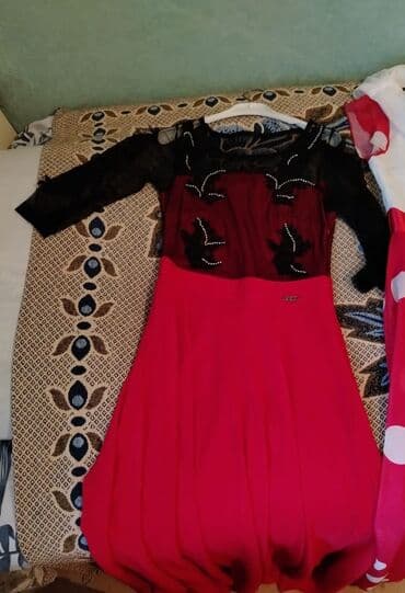 Səhifədəki bütün geyimlər birlikdə alınsa cəmi 60 azn . Qadın geyimi –