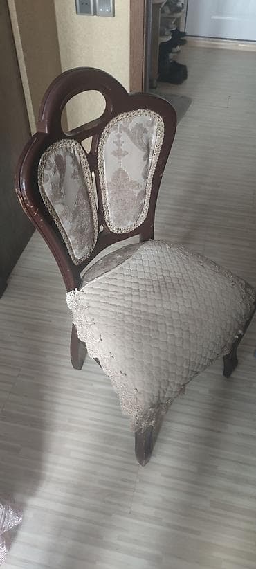 masa transformatoru: Klassik üslublu yemək otağı stulu 6 ədəd dənəsi 25 azn - Material — 2