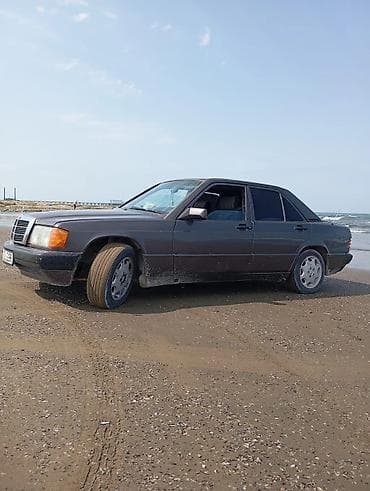 mercedes pult: Mercedes-Benz 190E sedan - Model: W201, 190E - Kuzov: sedan, tünd boz — 3