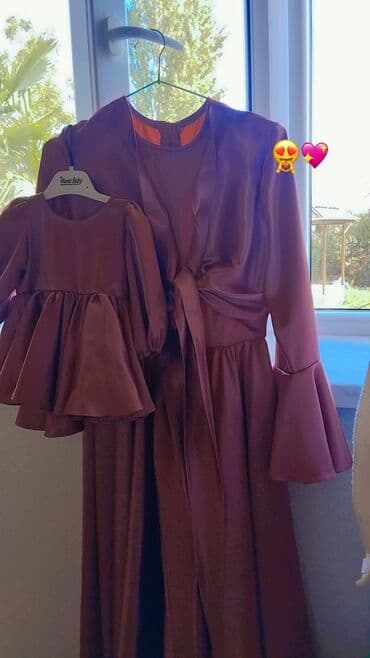 кожаная куртка женская: Ana bala dəsti Xüsusi tikilib, 1 dəfə geyinilib. Parçası atlas, çox — 2