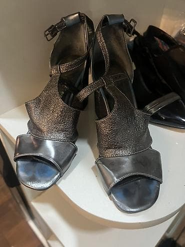 Basanoşka və səndəllər: Qadın ayaqqabıları – 2 cüt 1) Gümüşü-metallic rəngli sandalet - Açıq — 1