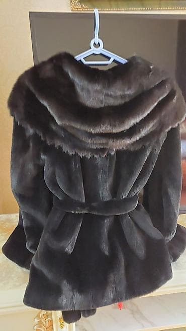 monika berde: Qara rəngli təbii xəz manto - Material: yumşaq, sıx tüklü təbii xəz — 2