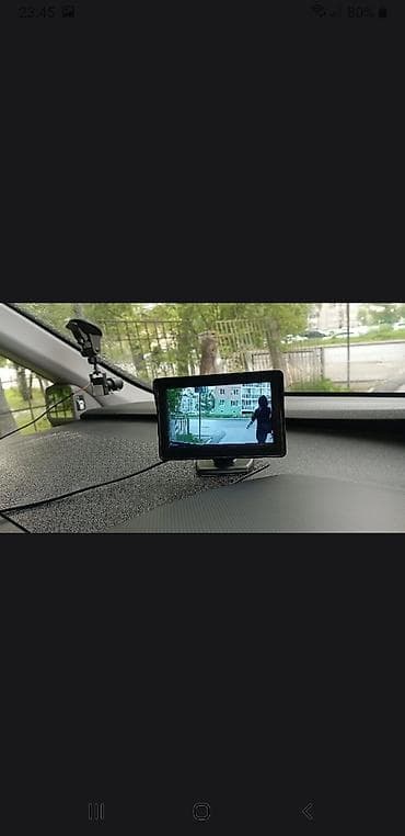 Arxa kamera qoşmaq üçün monitor. İstifadə olunmayıb