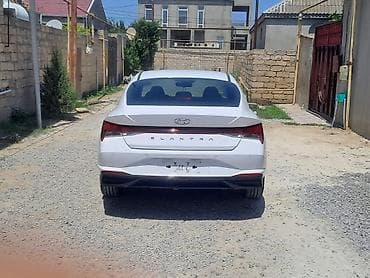 Салон: Hyundai sedan – salon - Sükan: çoxfunksiyalı, idarəetmə düymələri ilə — 7