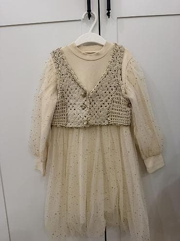 donları: Платье для девочки 6–8 лет в идеальном состоянии. Цена 20 манат. 6–8 — 4