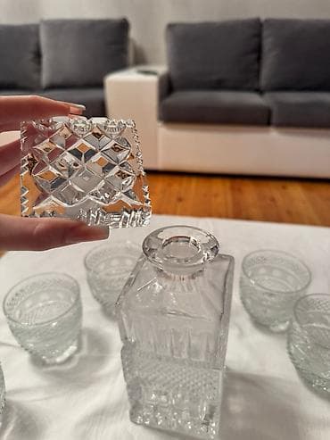servis: Kristal qraf və stəkan dəsti viski - Dəst tərkibi: 1 ədəd kvadrat — 4