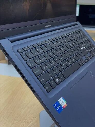ASUS: ASUS VivoBook noutbuku Əsas xüsusiyyətlər: - Prosessor: Intel Core — 2