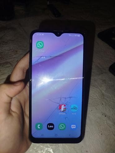 philips xenium 9@9h: Samsung Galaxy A10, 32 GB, rəng - Qara, Qırıq — 2