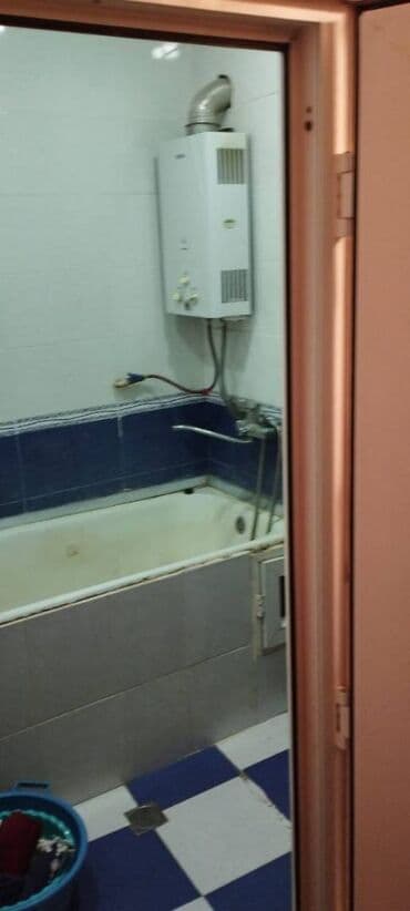 kirayə ev ayliq: Əcəmi metrosuna yaxin 5 mertebeli binanın 3-cu mərtəbəsində yerləşən — 2