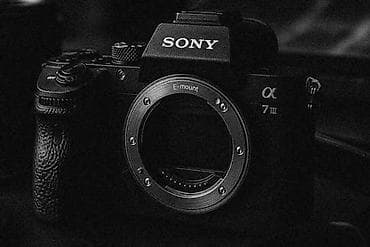 mini prosessor: Sony Alpha 7 III (a7 III) gövdə – E-mount - 24.2 MP full-frame Exmor — 1