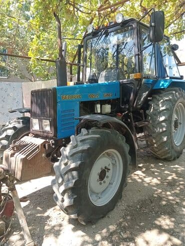 şin və disk: Mavi rəngli Belarus 1025.2 markalı traktor kənd təsərrüfatı və digər — 1