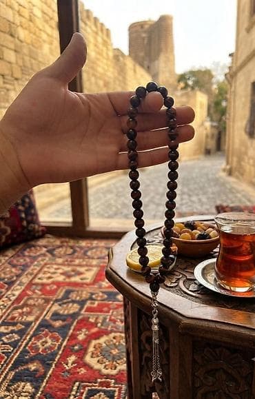 Dəvə gözü daşı – tarix boyu güc və qorunma simvolu hesab edilib. Bu