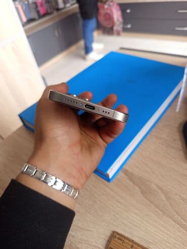 iphone se 2023 qiymeti: IPhone 15 Pro, Simsiz şarj — 1