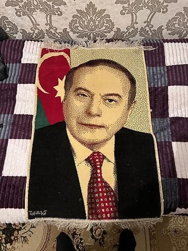 Ulu Öndər Heydər Əliyev portretli xalça - Mövzu: portret