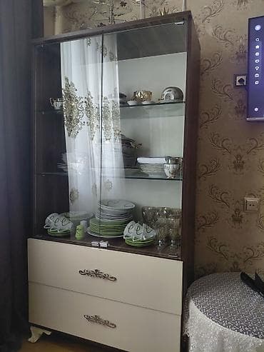 Qonaq otağı üçün vitrin və bufet dəsti - Tərkib: 3 hissədən ibarət