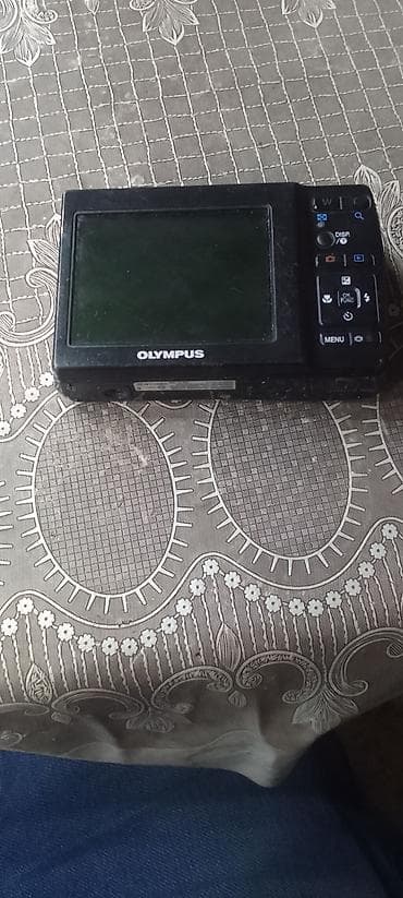 korpuslar: Olympus FE seriyalı kompakt rəqəmsal fotoaparat - 2.5" (təxmini) — 1