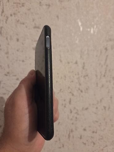 smart televizor satilir: Samsung Galaxy S10e, 128 GB, rəng - Qara, Barmaq izi — 3