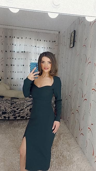 ereb qizili instagram: Platye satışda. Qırmızı rengide var. Qiymetlerde razılaşma olur — 3