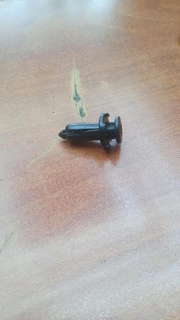 Крепежные изделия: Məhsul: Avtomobil plastik bərkidici klipslər (panjur və davlumbaz — 4