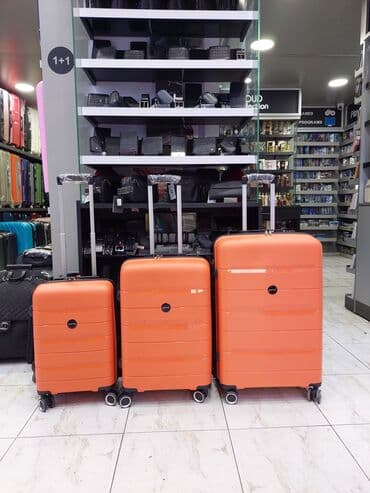 женские чемоданы из поликарбоната: S-80azn. M-130azn. L-180azn Yuksek keyfiyyetli polipropilenden — 1
