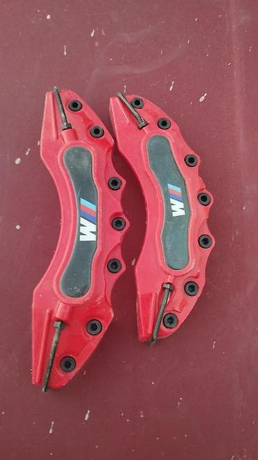 diskler teker: BMW M Performance tərzində qırmızı brembo üslublu kaliper qapaqları — 1