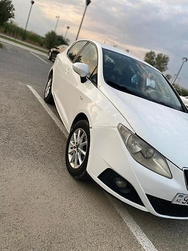 Nəqliyyat: Seat Ibiza: 1.6 l | 2011 il 254000 km Hetçbek — 3