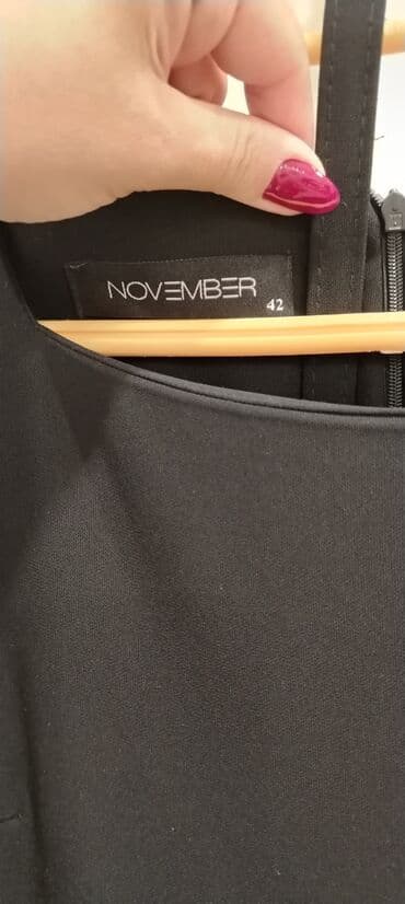 toxunma papaq modelleri: Brend: NOVEMBER Model: Klassik qara don Ölçü: 42 - Düz kəsim, dizə — 1