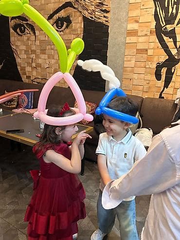 helium sarlar: Uşaq tədbirləri üçün əyləncə paketi Xidmətin tərkibi: - Şən kloun — 2