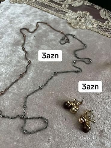 bil: Bijuteriya dəsti – müxtəlif modellər - Sırğalar: - Qara püsküllü — 8