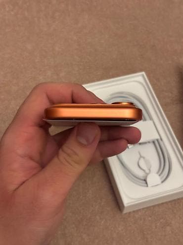 iphone ekranlari: IPhone 17 Pro, 256 GB, Narıncı, Zəmanət, Barmaq izi, Simsiz şarj — 4