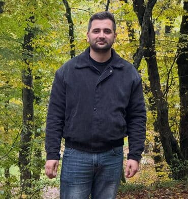 Inzibati heyət: Hərbi Xidmetdə olmuşam Bakıda yaşayıram Səxşi avtomobilimdə var opel — 1