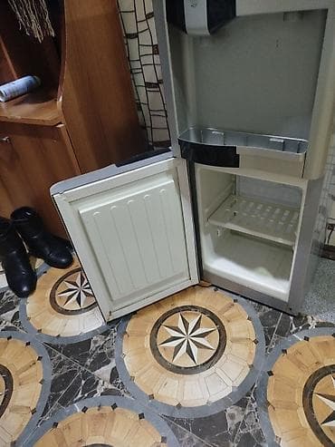 Su Dispenseri.Yaxwi veziyyetde.Hem isidir Hem soyudur.Knopka lalafo.az -da Su Dispenseri.Yaxwi veziyyetde.Hem isidir Hem soyudur.Knopka