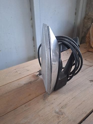 Elektrik ütü - Klasik tip quru ütü - Geniş, parlaq metal altlıq –