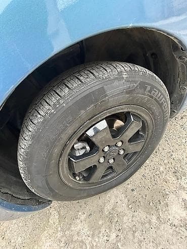 toyata prius: Salam masin əla veziyyətdədir. 2008 Jbl tam dolu masindir. Səxsi — 6