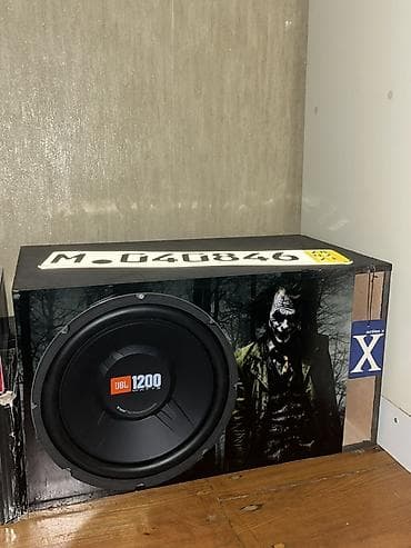 Jbl 1200 w
300rms
Yenidi hec islenmiyib 
Gutuda yenidi