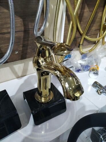 rakovin: Qızılı rəngli vanna/hamam kranı - Material: bərk pirinç gövdə, parlaq — 1