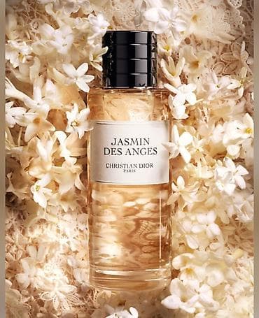 Kosmetika: Zərif və qadınsayağı çiçək ətiridir. Bu ətirin əsas notu yasəməndir — 1