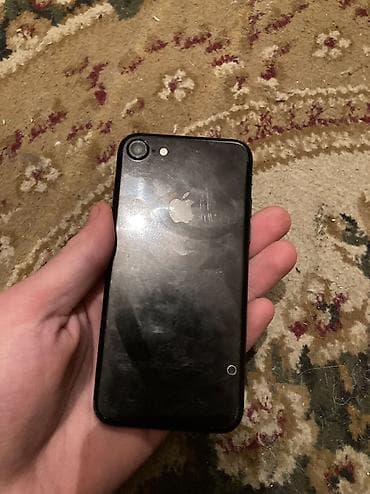 z fold 3 ekran: IPhone 7, 128 GB — 3