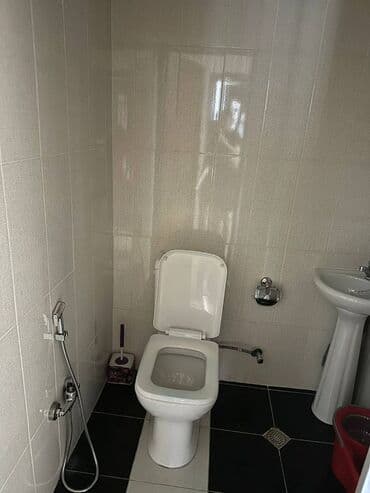 7 ci mikrorayon yeni tikili: Nərimanov rayonu,Nənəmin təndirinin yanında,2 otaqlı,təmirli,əşyalı — 5