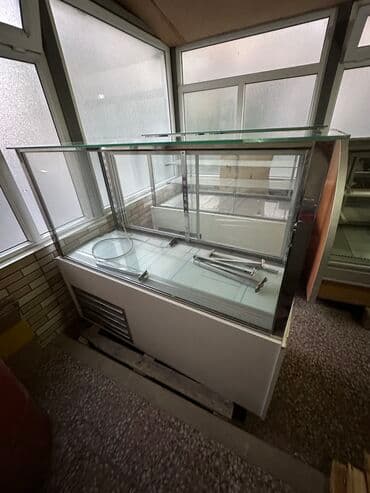 soyuducu maşın: 2-3 ay istfade edilib Ishlekdir Birinin giymet 900 azn Sifatih — 1