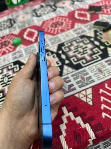 iphone 16 pro desert: IPhone 13, Mavi — 4