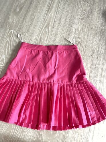 qırmızı qadın ətəkləri: Ətəklər, her biri 3 azn — 2