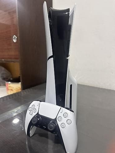 xbox seris x: Playstation 5 slim di gelen ozude gorecek icinde oyun oynanmayib — 2