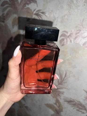 Orginaldı 100 ml çox az istifadə olunub 200 azn alınıb 40 azn satılır