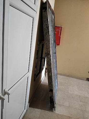 pul seyfleri: Satılır – Seyf qapı Mənzil üçün istifadə olunmuş möhkəm seyf qapı — 1