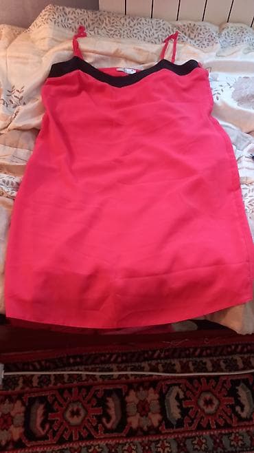 Qadın geyim dəsti – qırmızı rəngdə paltar və uyğun kombin top -