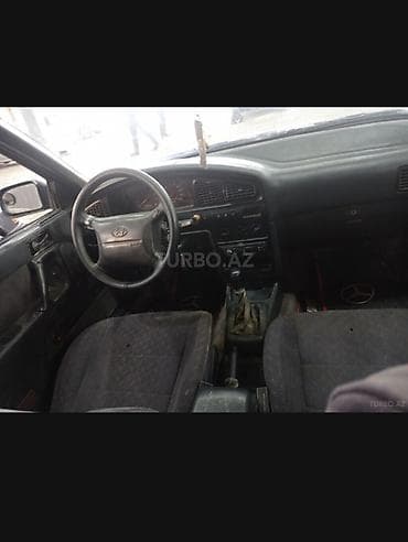 Продажа авто: Hyundai Elantra: 1.5 л | 1995 г. Седан — 3
