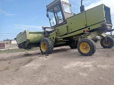 tap az neqliyyat: Özünəgəzən biçən-kombayn (swather/windrower) – yaşıl rəngli, kabinəli — 3