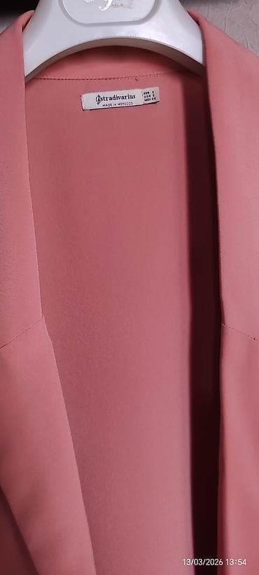 Stradivarius qadın blezeri - Rəng: pudra/çəhrayı - Kəsim: düyməsiz — 2